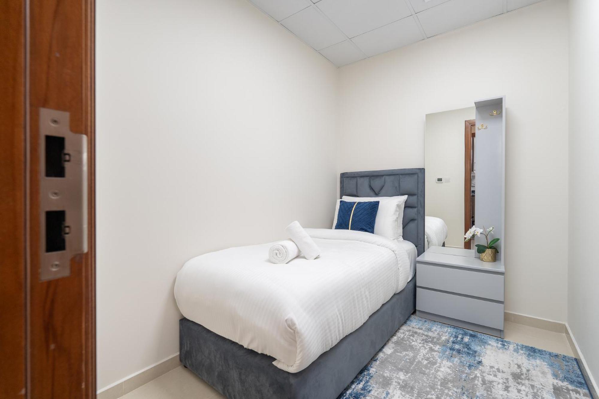 Dunya Tower Luxury And 2 Min Walk To Dubai Mall And Burj Khalifa In Heart Of Downtown Экстерьер фото